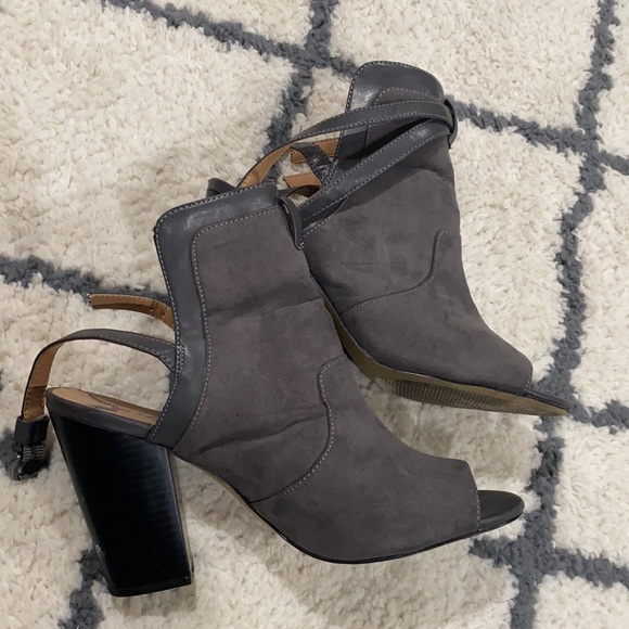 Shoes - Picture 2 of 3